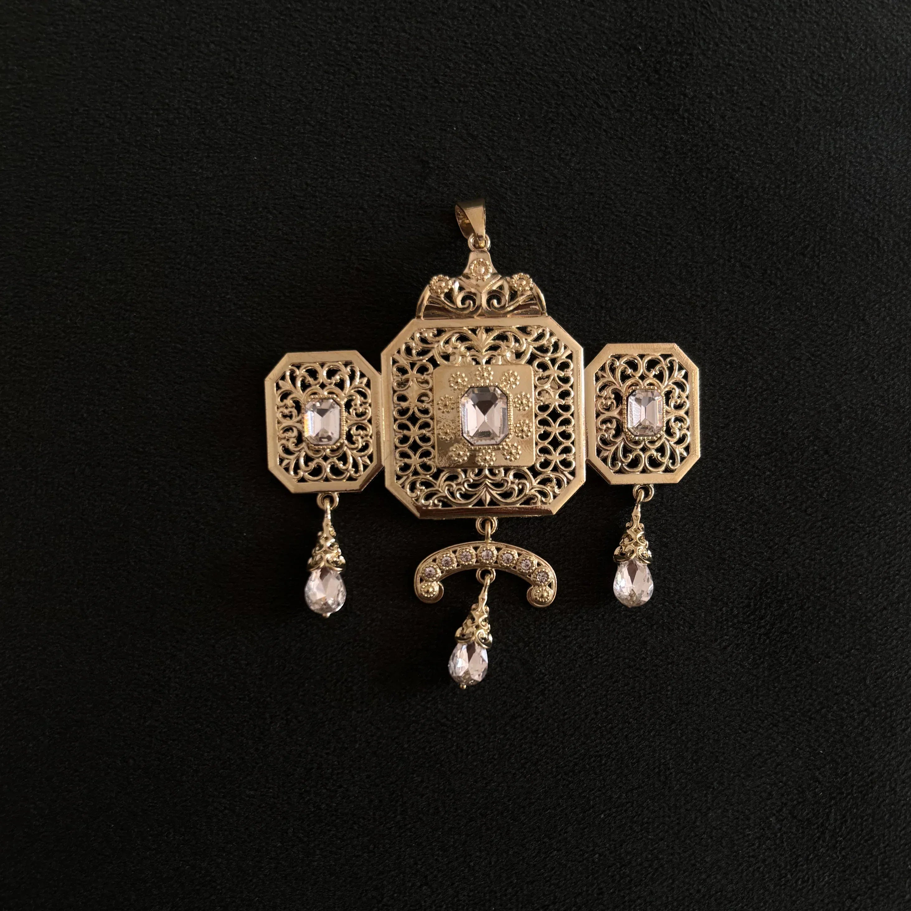 Broche kaftan – Oosterse Elegantie